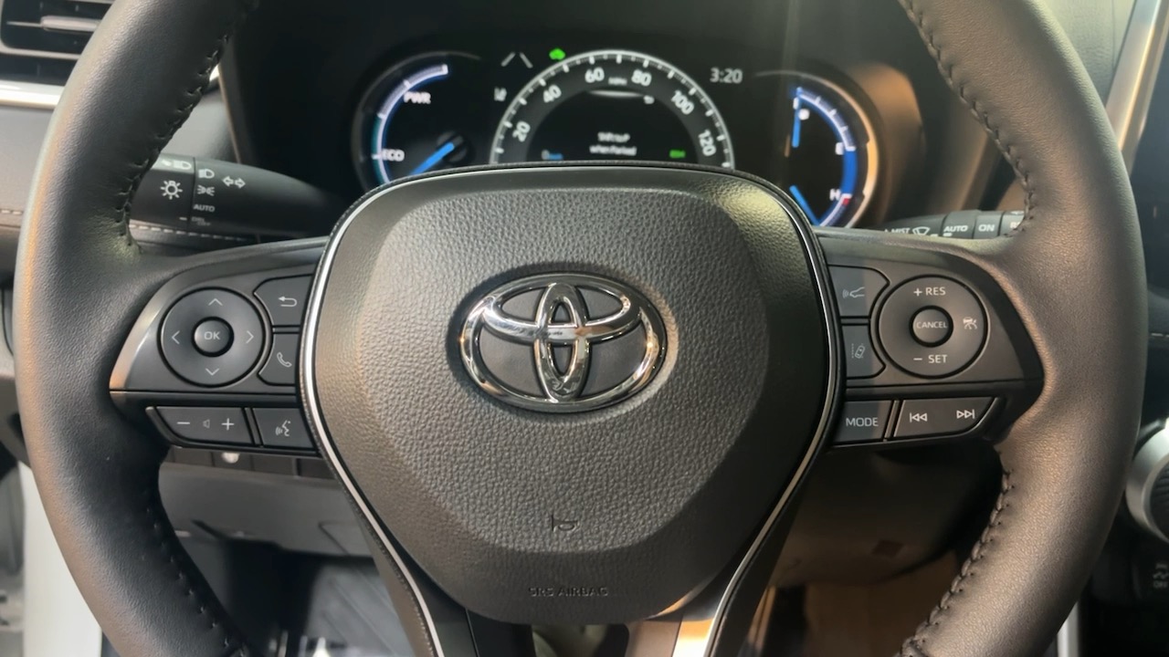 2024 Toyota RAV4 Hybrid XLE 39