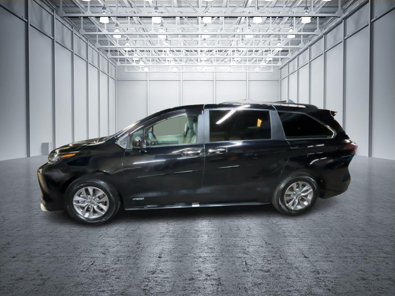 2021 Toyota Sienna XLE 5