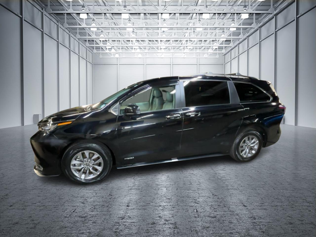 2021 Toyota Sienna XLE 6