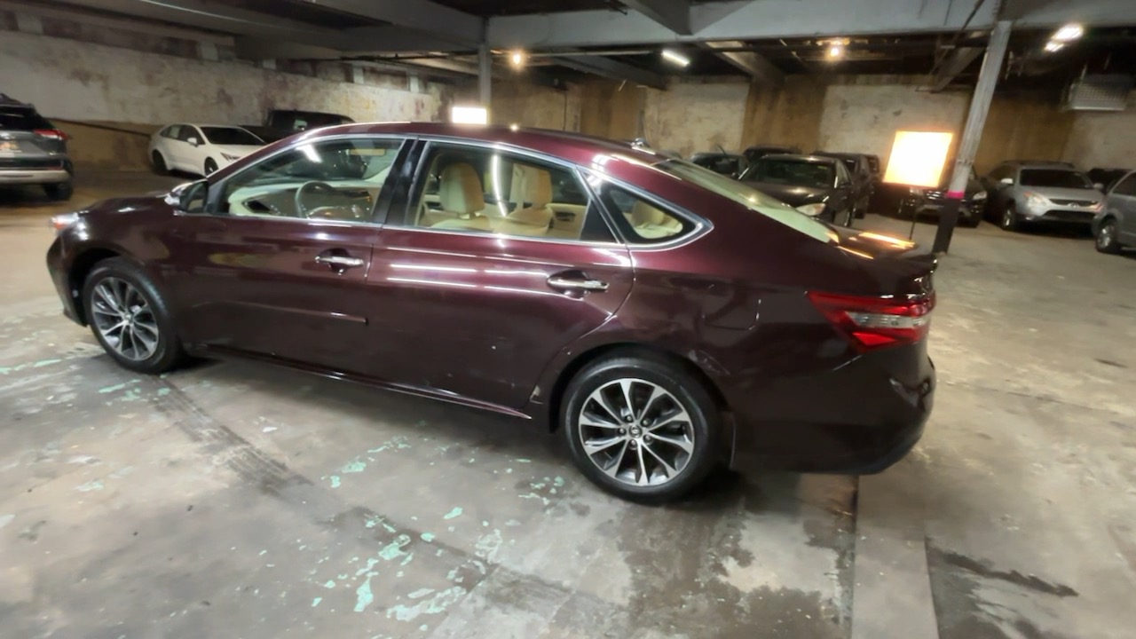 2016 Toyota Avalon  11