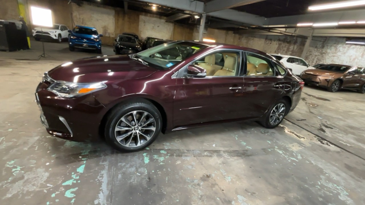 2016 Toyota Avalon  16