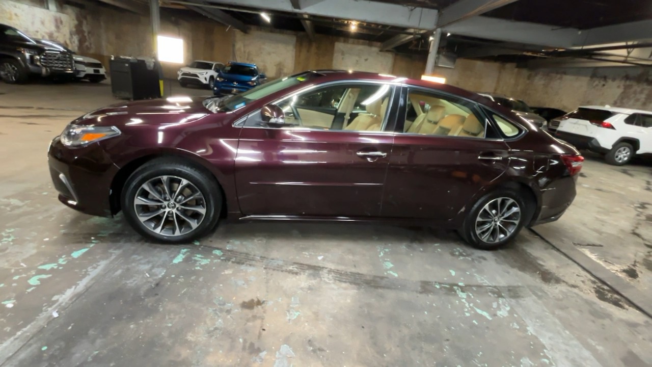 2016 Toyota Avalon  18