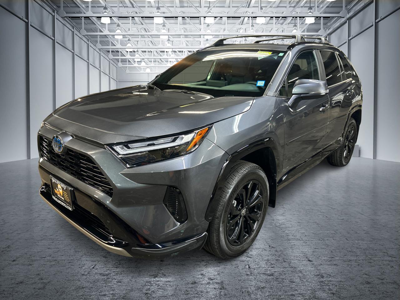 2024 Toyota RAV4 Hybrid SE 1