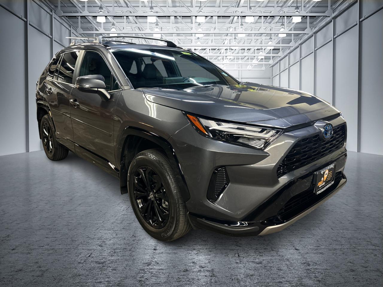 2024 Toyota RAV4 Hybrid SE 3