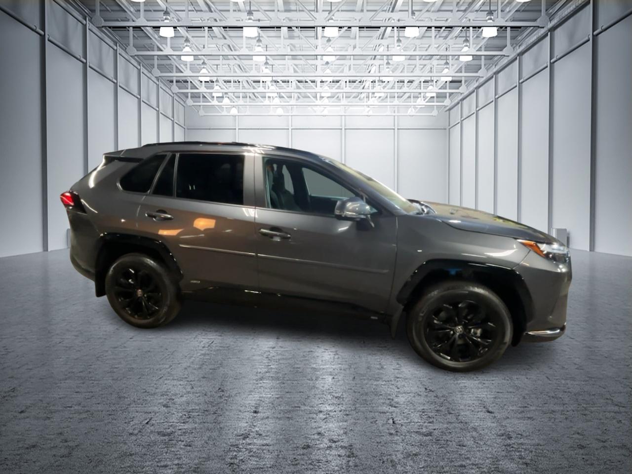 2024 Toyota RAV4 Hybrid SE 4