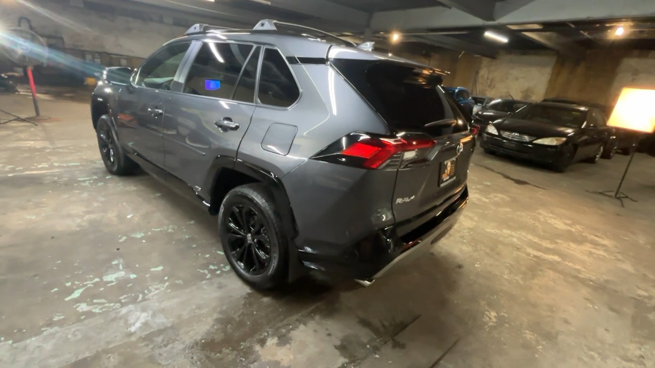 2024 Toyota RAV4 Hybrid SE 16