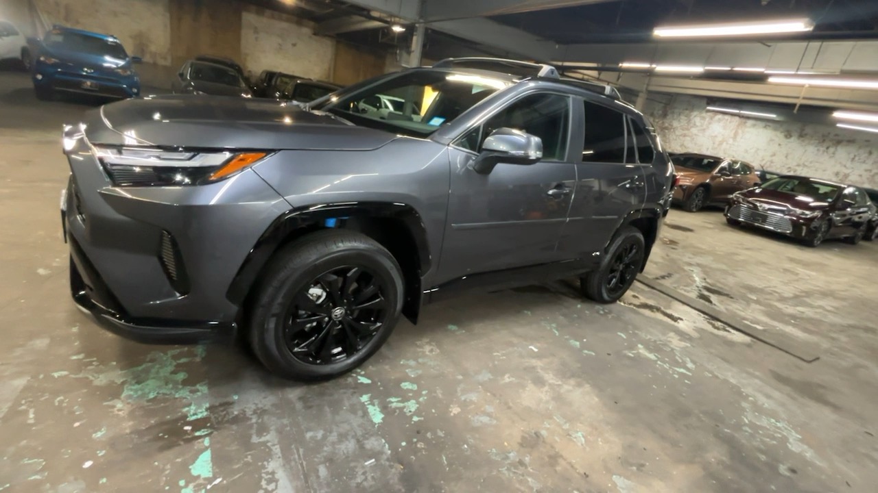 2024 Toyota RAV4 Hybrid SE 21