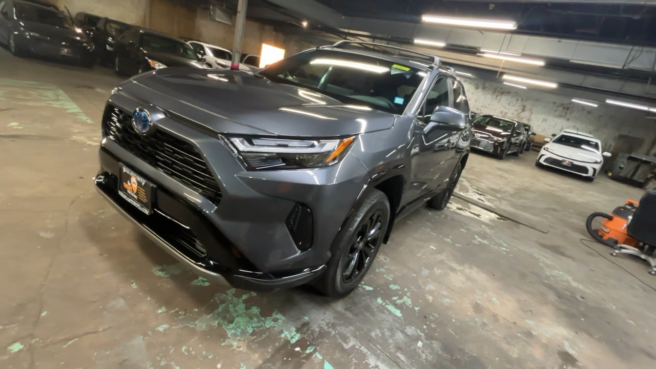 2024 Toyota RAV4 Hybrid SE 24