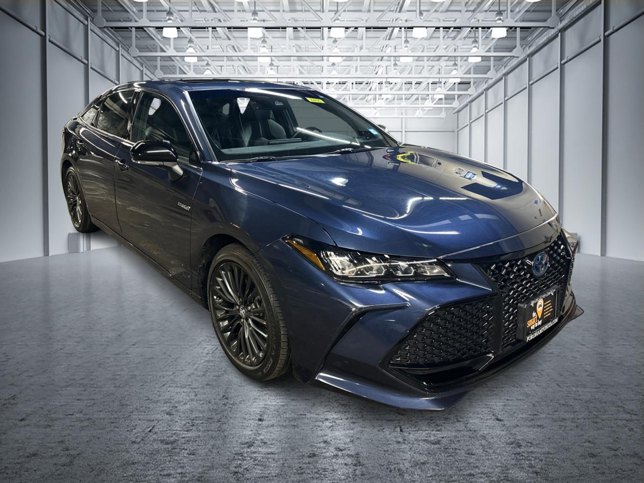 2020 Toyota Avalon Hybrid XSE 3