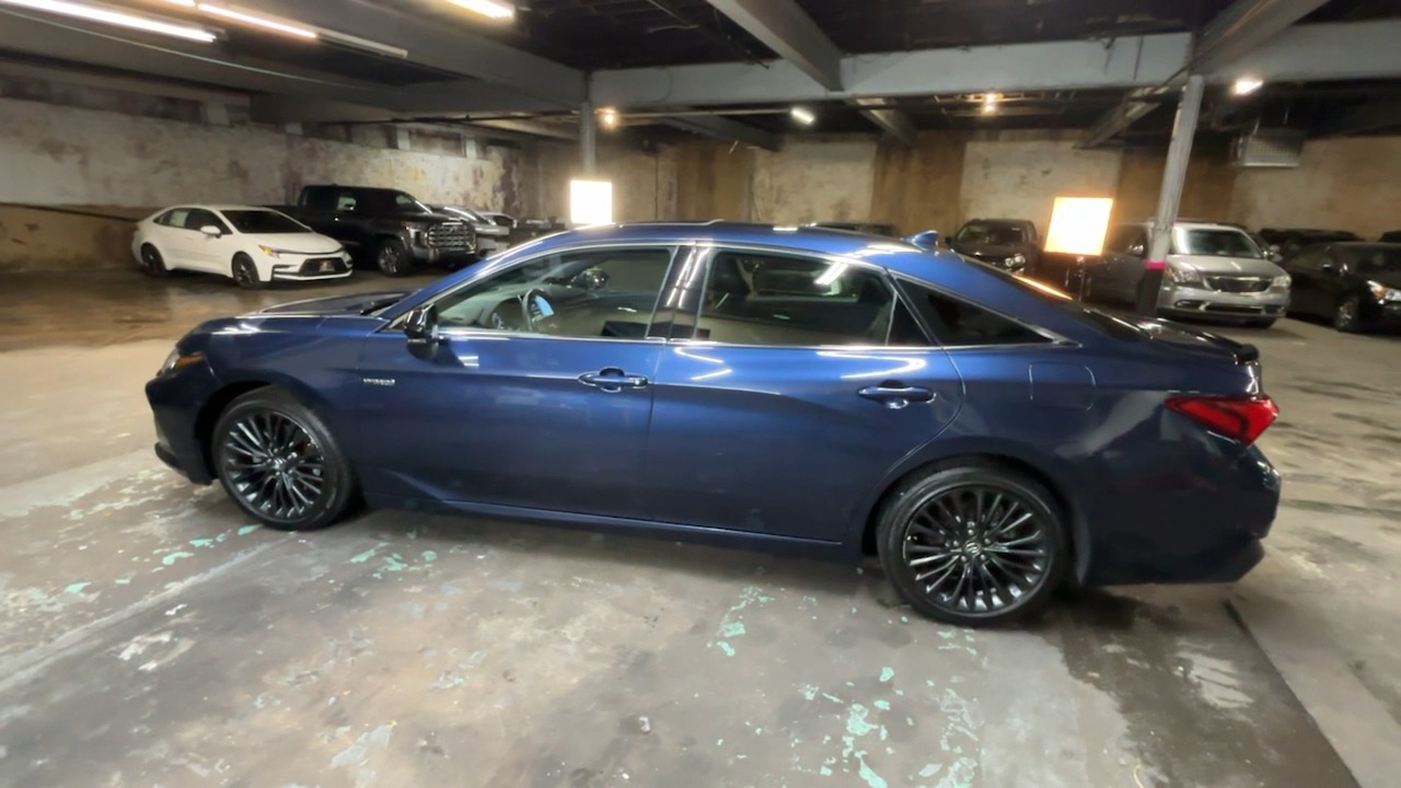 2020 Toyota Avalon Hybrid XSE 15