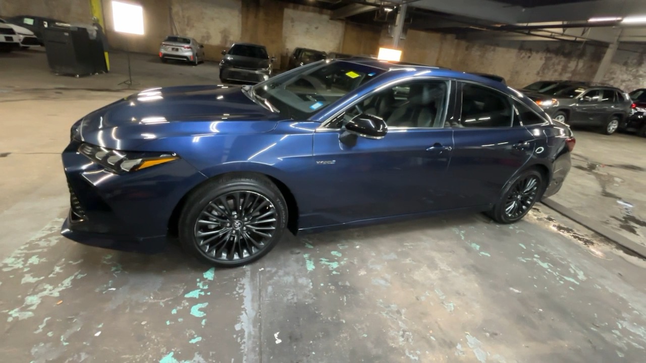 2020 Toyota Avalon Hybrid XSE 20