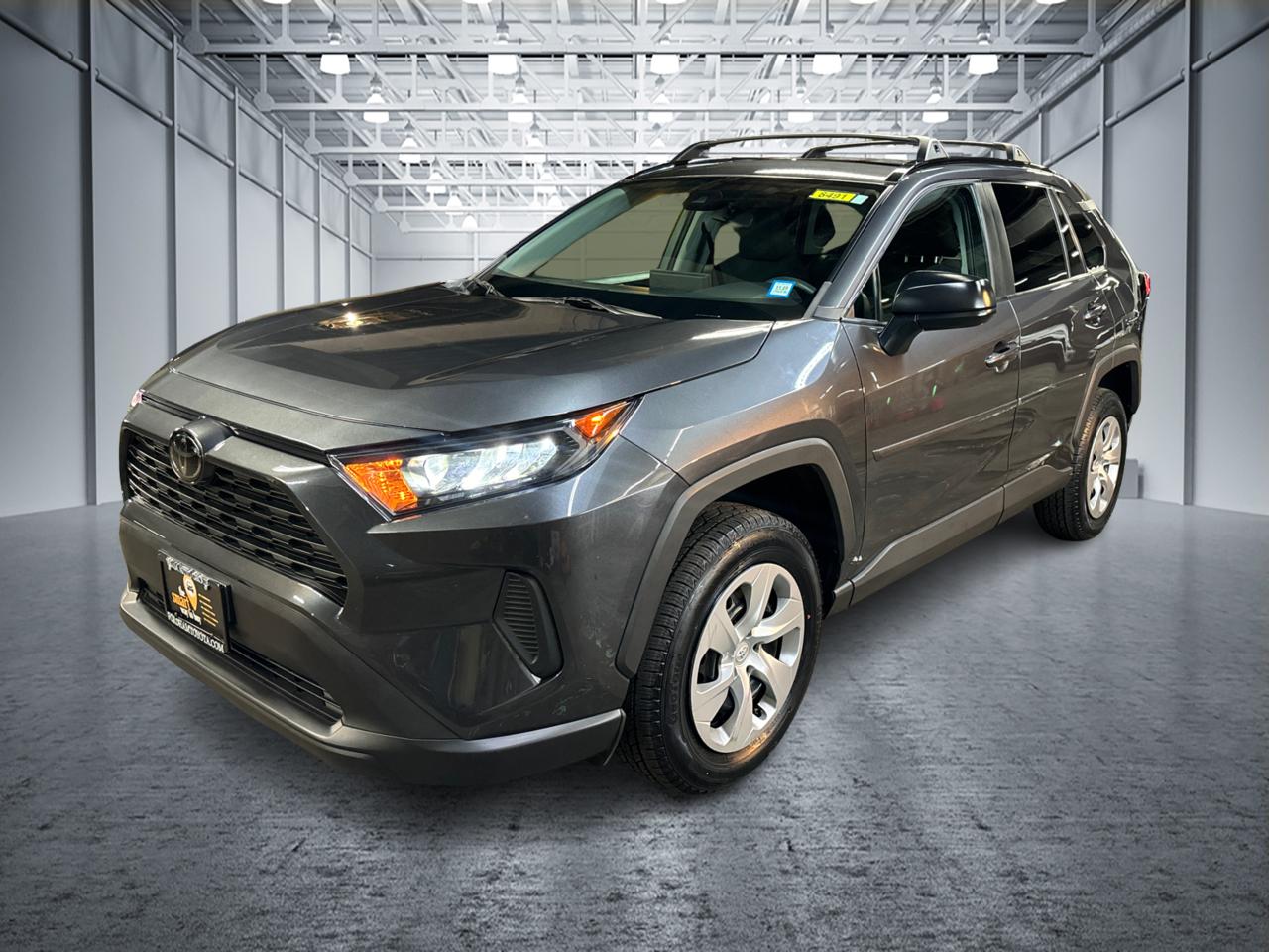 2020 Toyota RAV4 LE 1