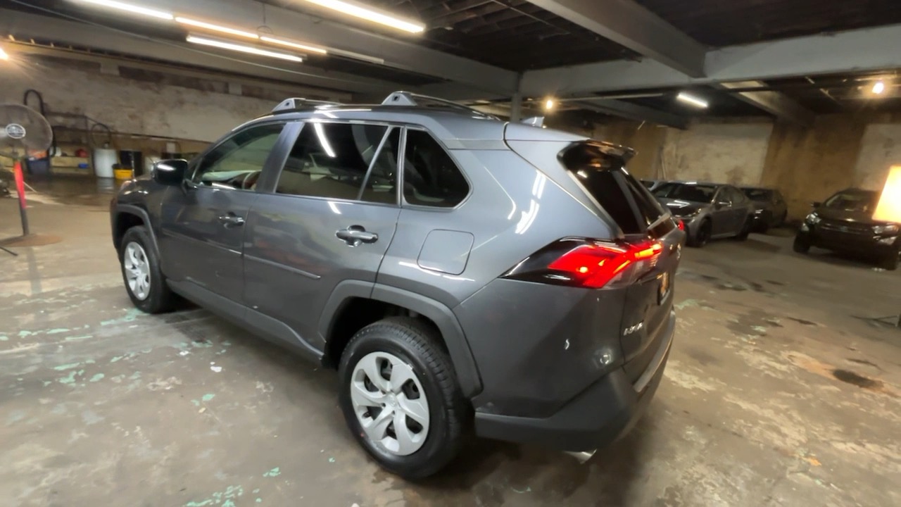 2020 Toyota RAV4 LE 13