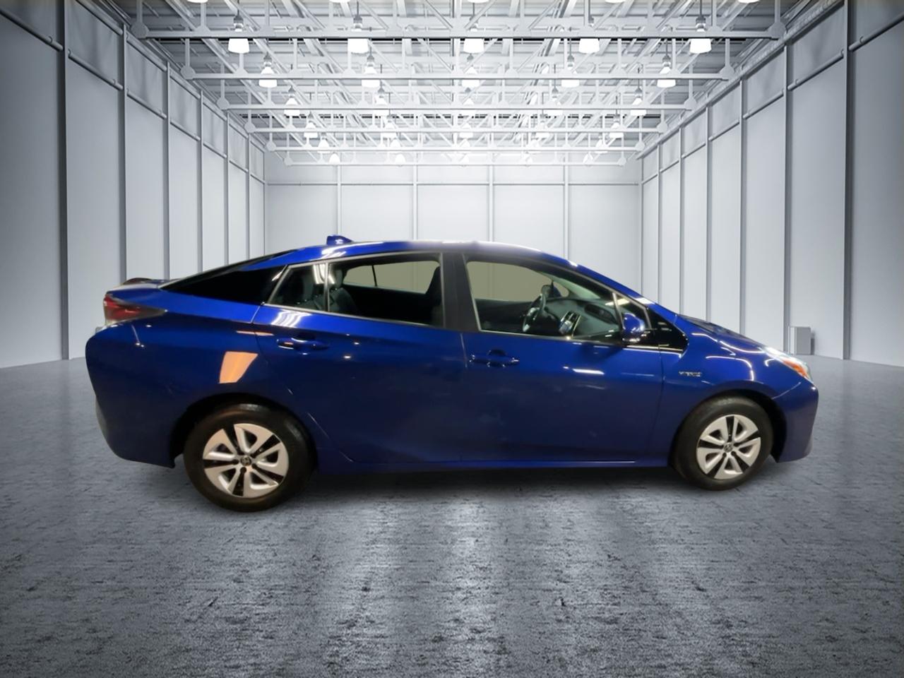 2017 Toyota Prius Three 4