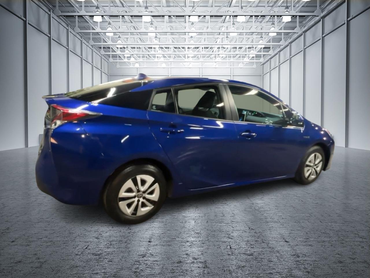 2017 Toyota Prius Three 7