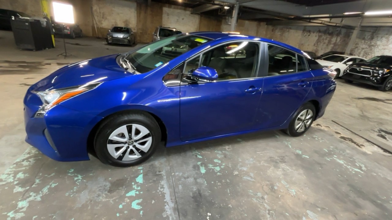 2017 Toyota Prius Three 19