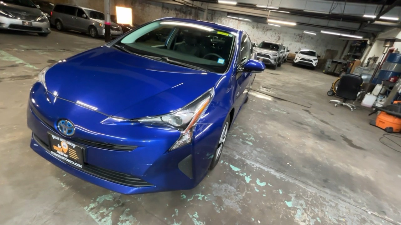 2017 Toyota Prius Three 21