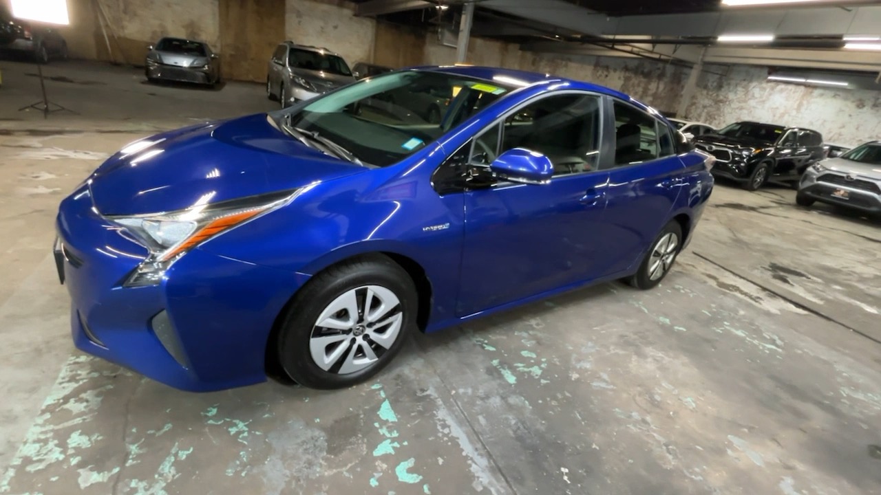 2017 Toyota Prius Three 23