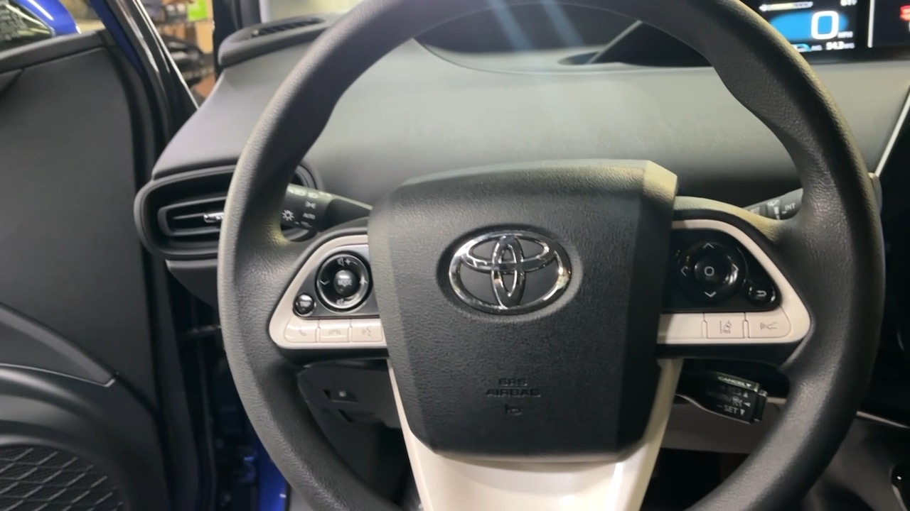 2017 Toyota Prius Three 30