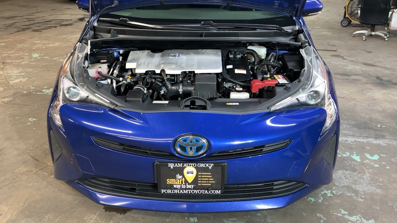 2017 Toyota Prius Three 43