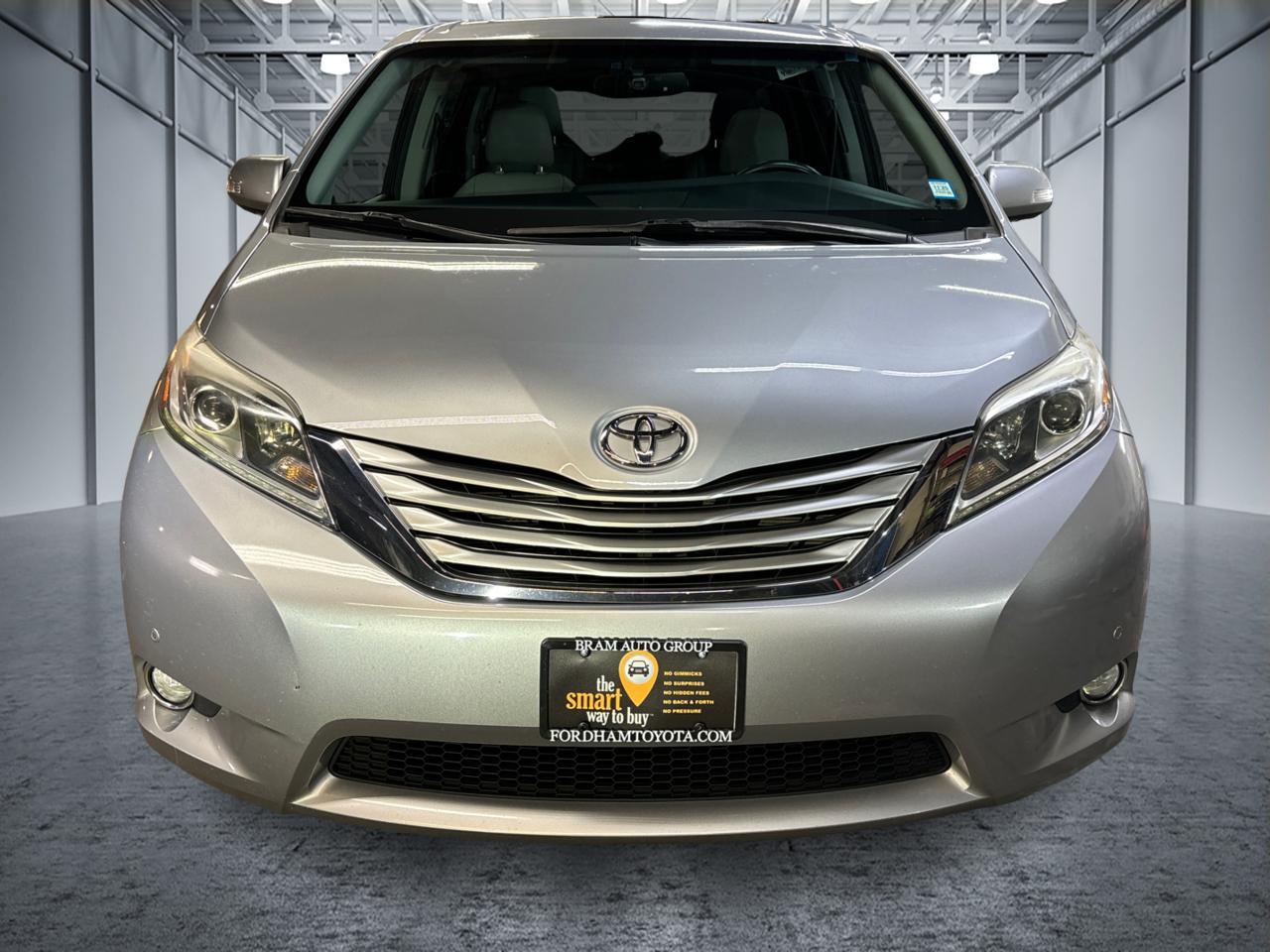 2017 Toyota Sienna Limited Premium 2