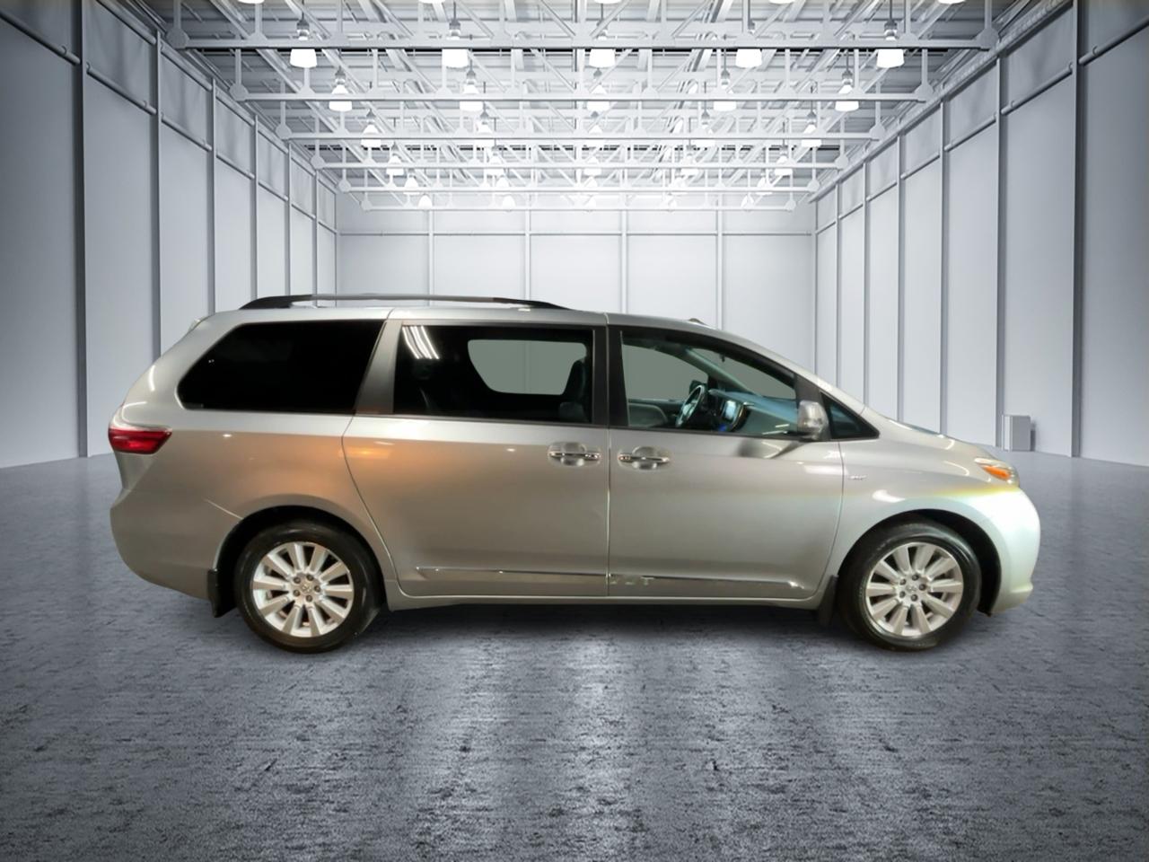 2017 Toyota Sienna Limited Premium 8