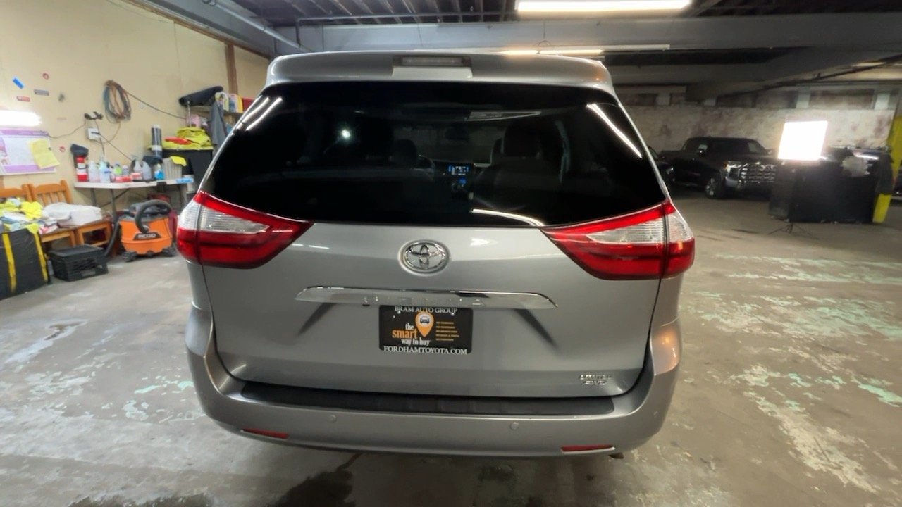 2017 Toyota Sienna Limited Premium 13