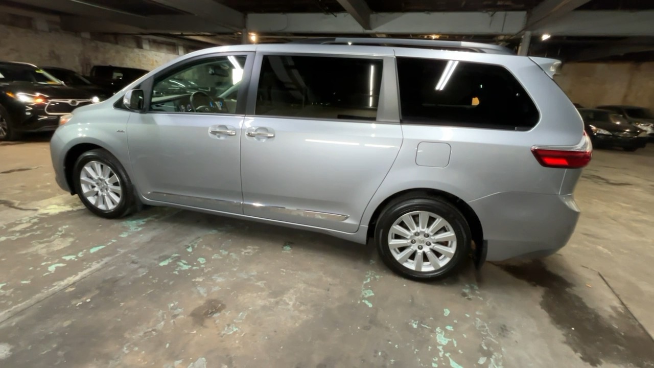 2017 Toyota Sienna Limited Premium 15