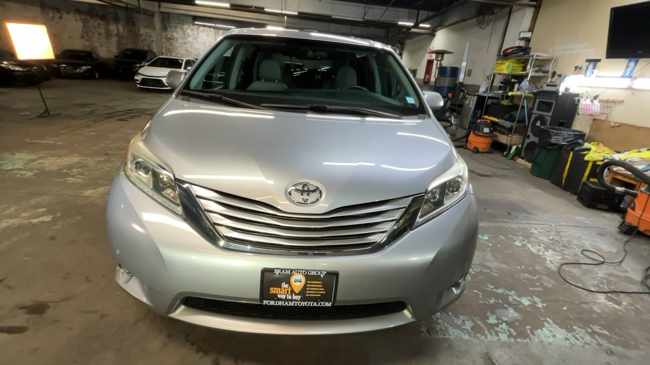 2017 Toyota Sienna Limited Premium 24