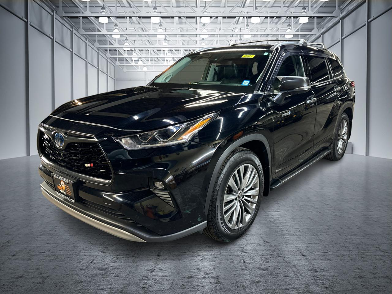 2021 Toyota Highlander Hybrid Platinum 1