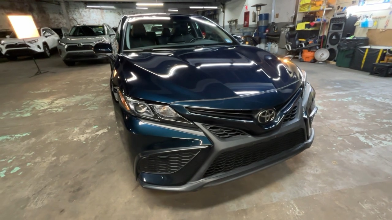 2021 Toyota Camry SE 19