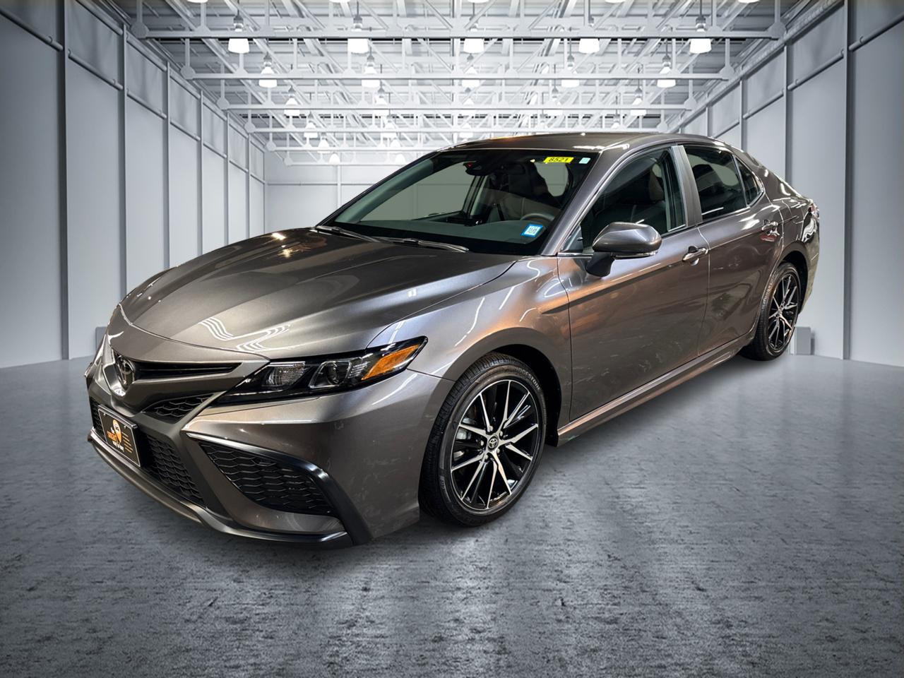 2022 Toyota Camry SE 1