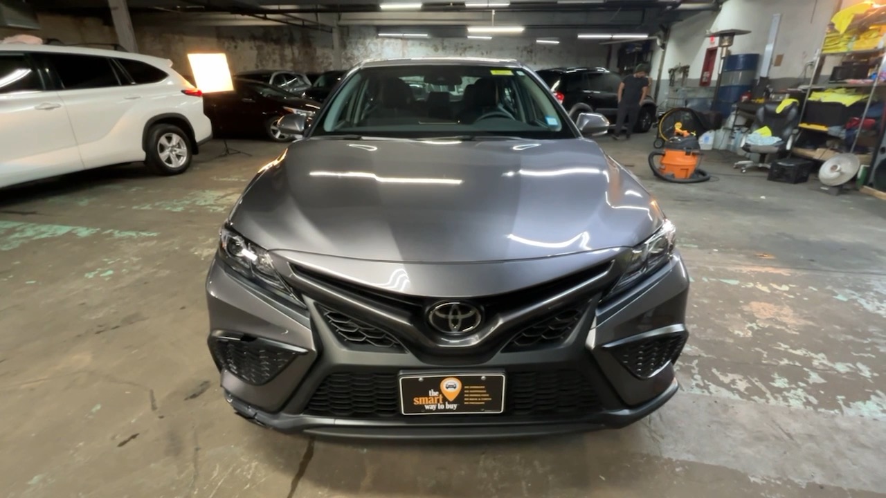 2022 Toyota Camry SE 24