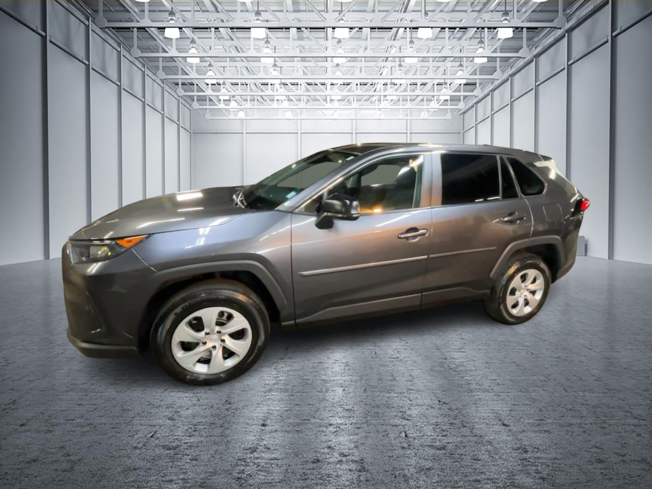 2022 Toyota RAV4 LE 4