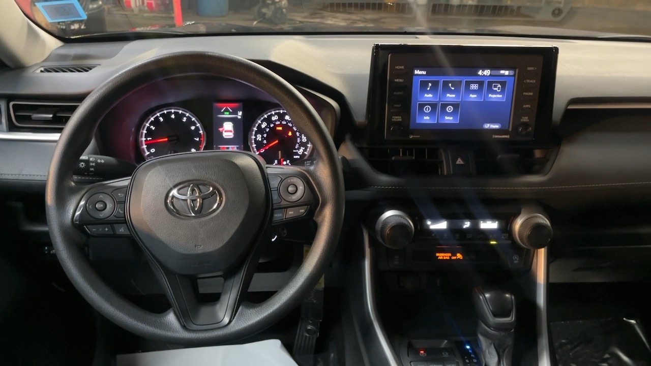 2022 Toyota RAV4 LE 31