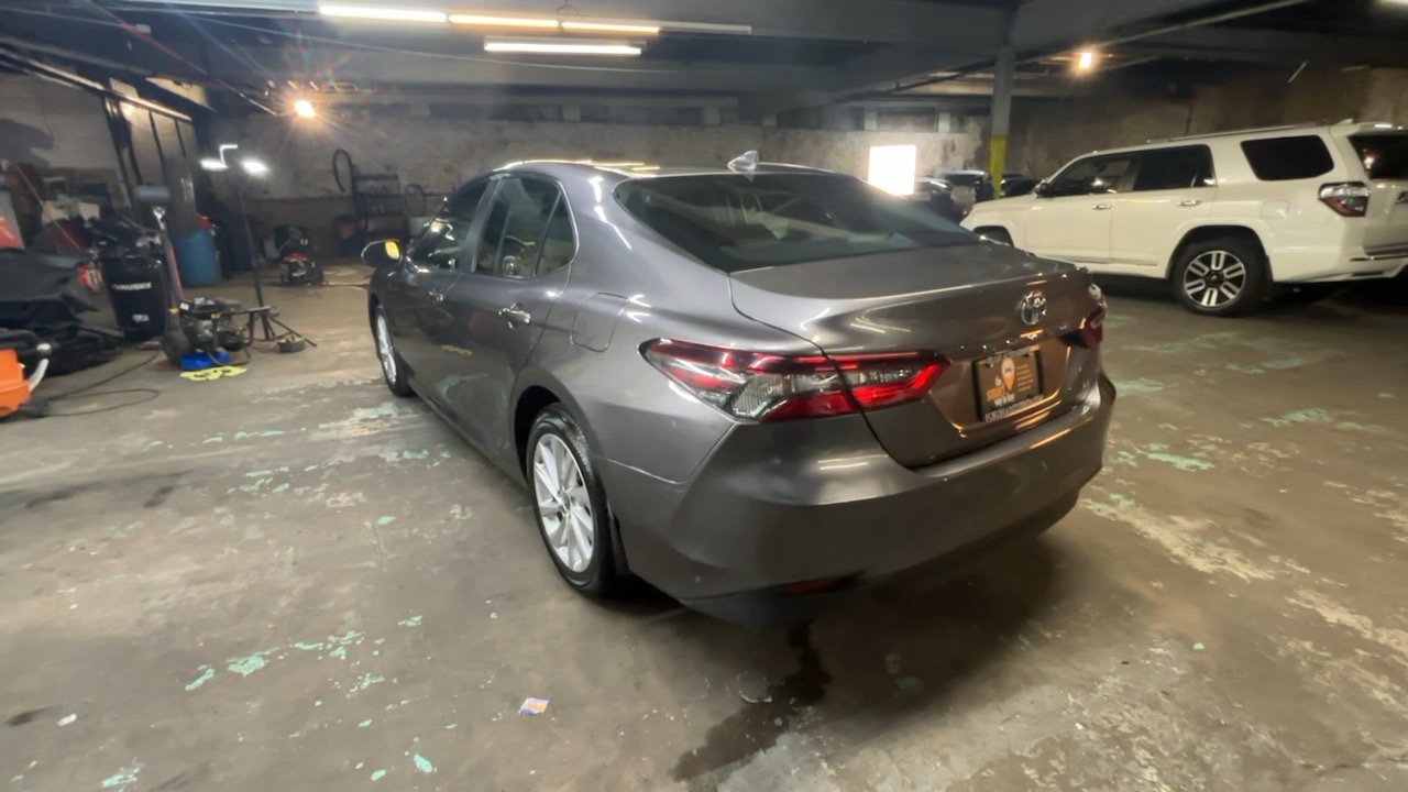 2021 Toyota Camry LE 10