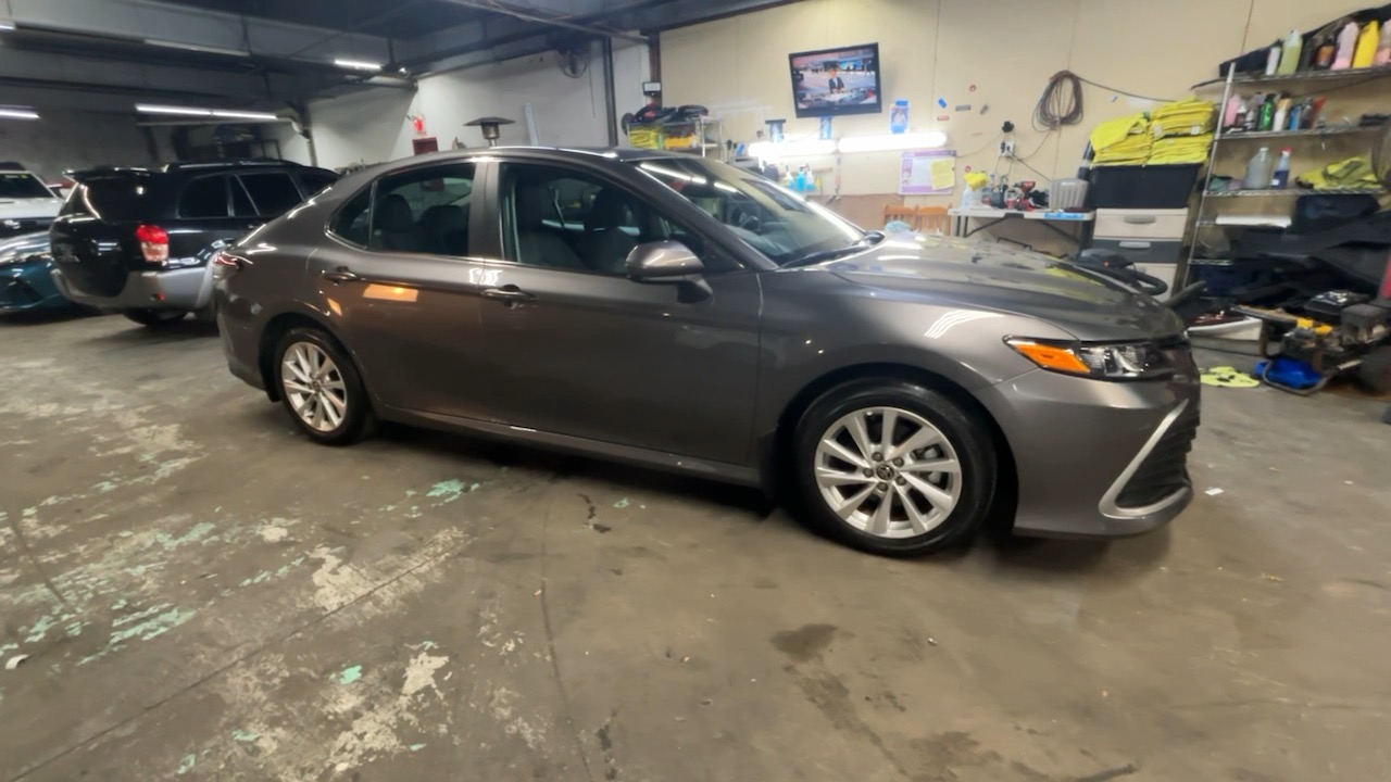 2021 Toyota Camry LE 22