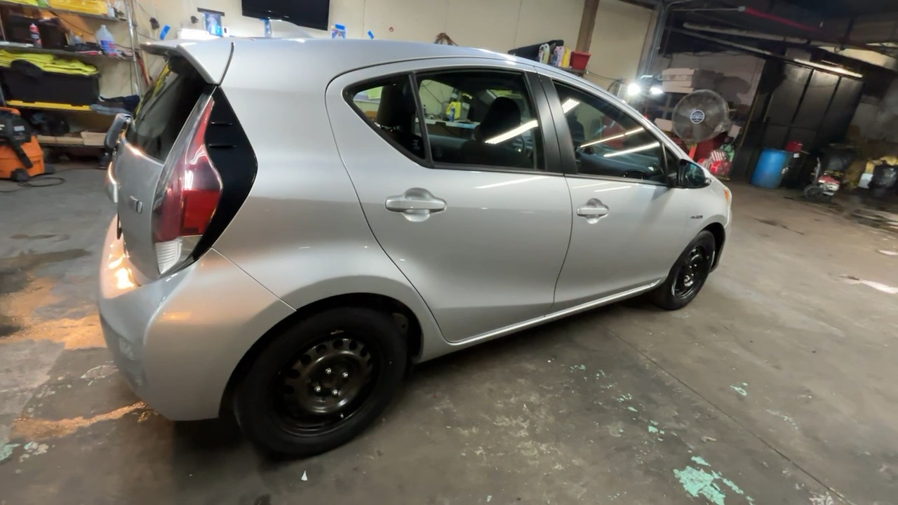 2015 Toyota Prius c Four 9