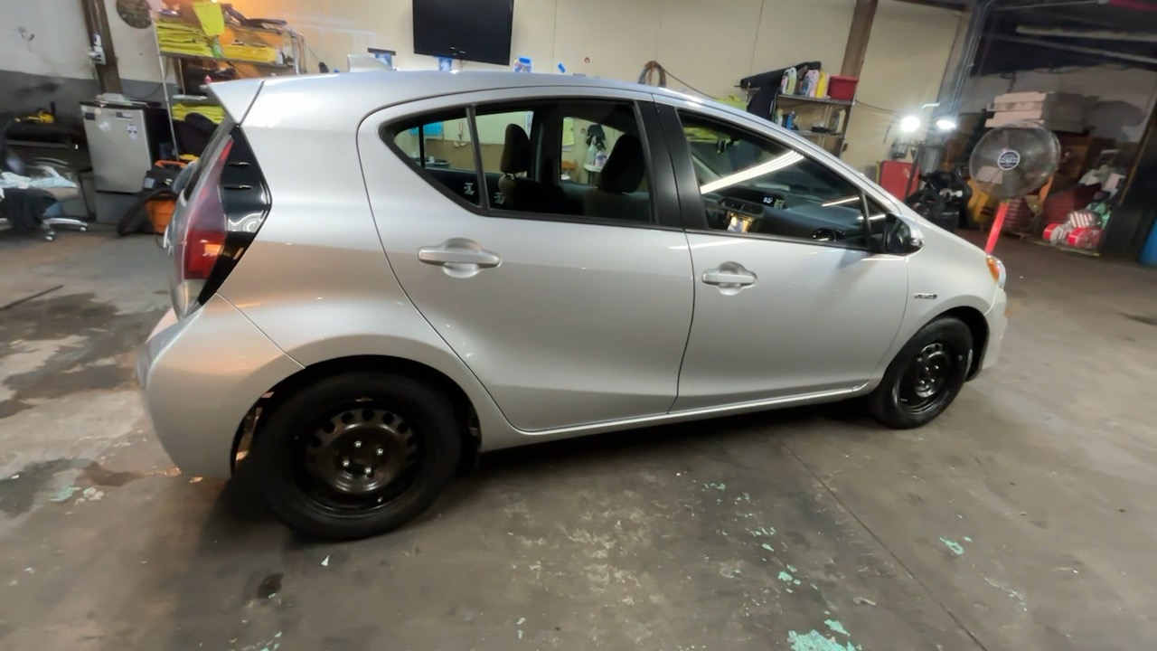 2015 Toyota Prius c Four 10