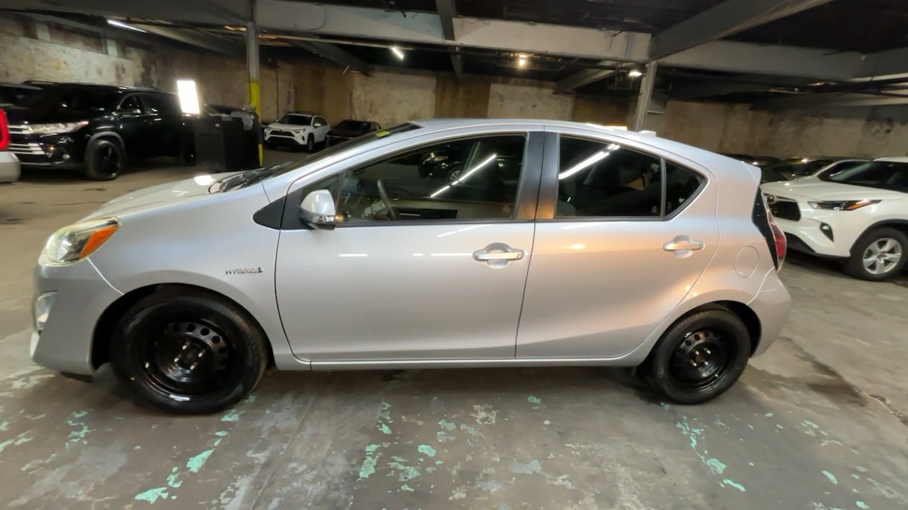 2015 Toyota Prius c Four 19