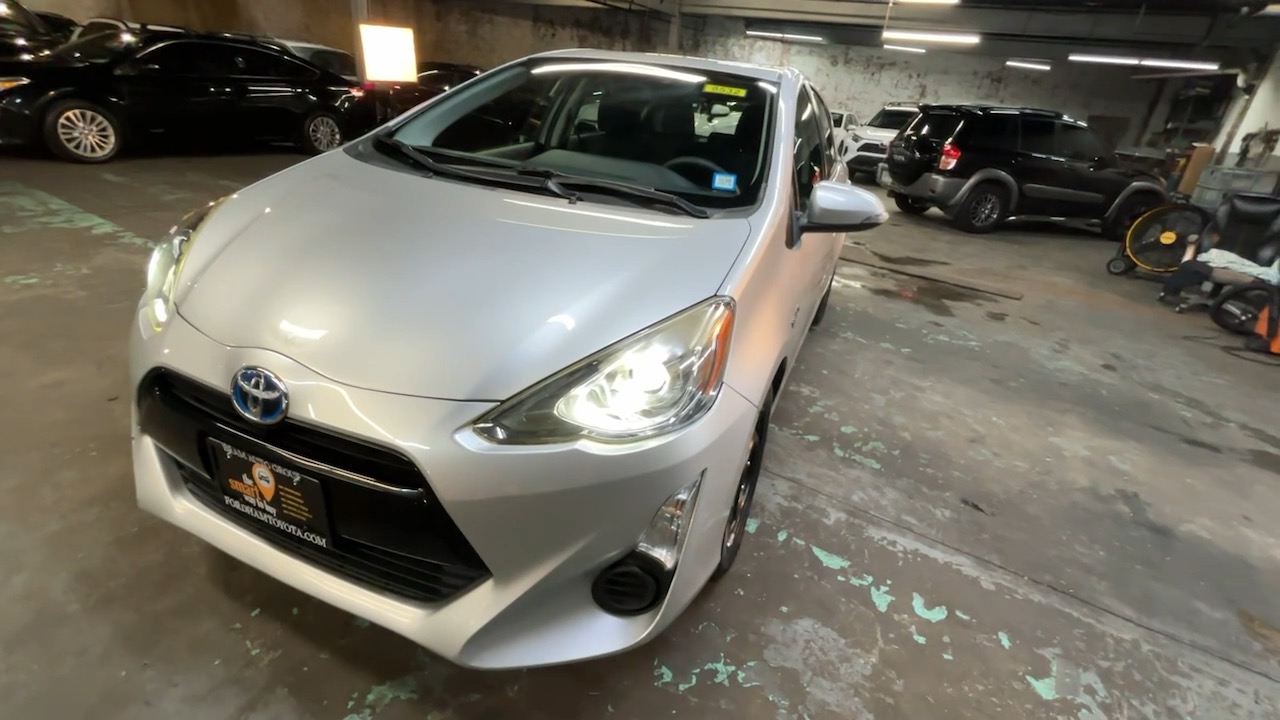 2015 Toyota Prius c Four 20