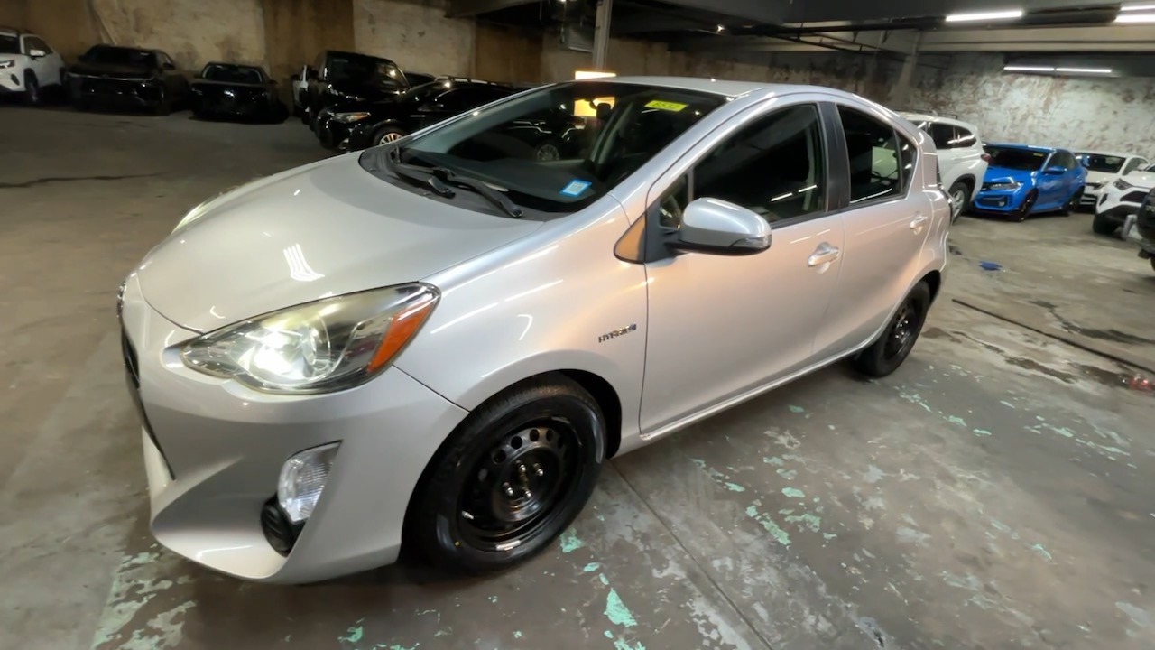 2015 Toyota Prius c Four 22