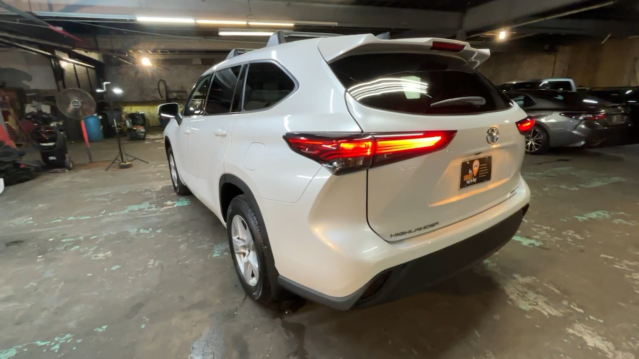 2022 Toyota Highlander  13