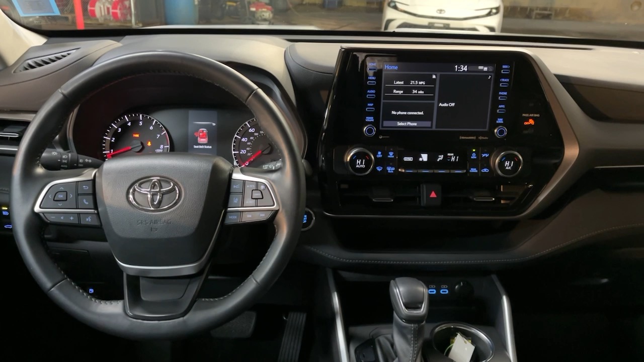 2022 Toyota Highlander  32