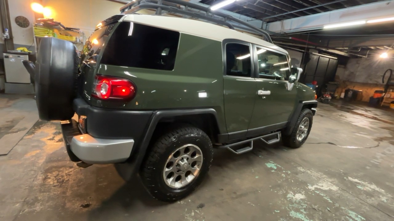 2013 Toyota FJ Cruiser Base 12