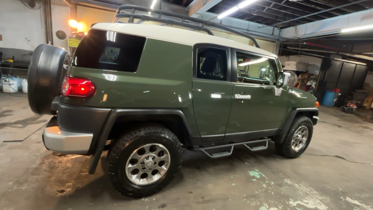 2013 Toyota FJ Cruiser Base 13