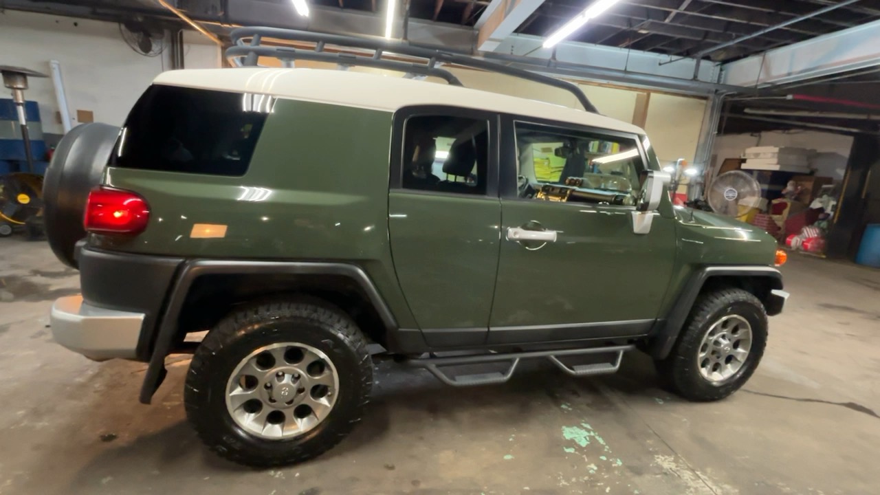 2013 Toyota FJ Cruiser Base 14