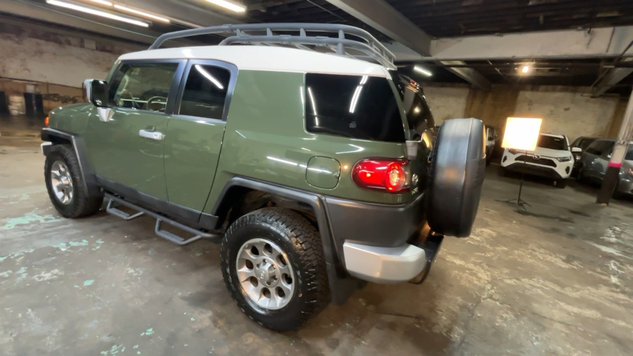 2013 Toyota FJ Cruiser Base 17