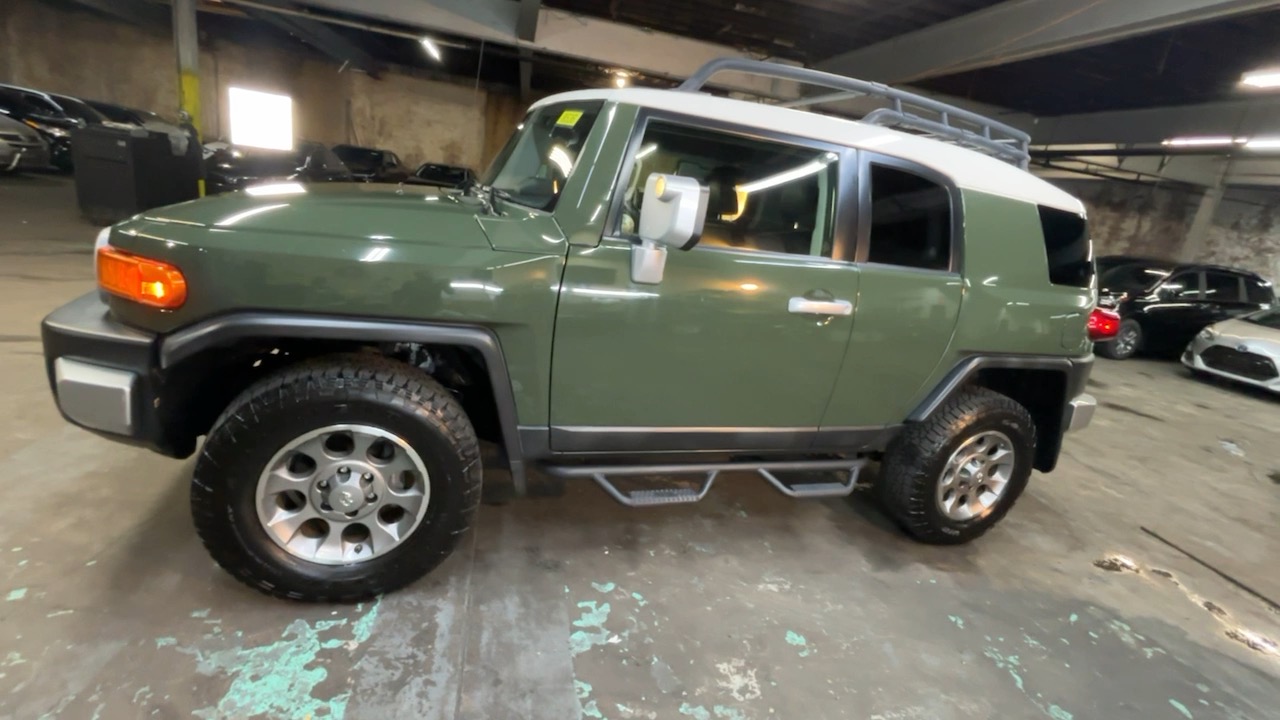 2013 Toyota FJ Cruiser Base 21