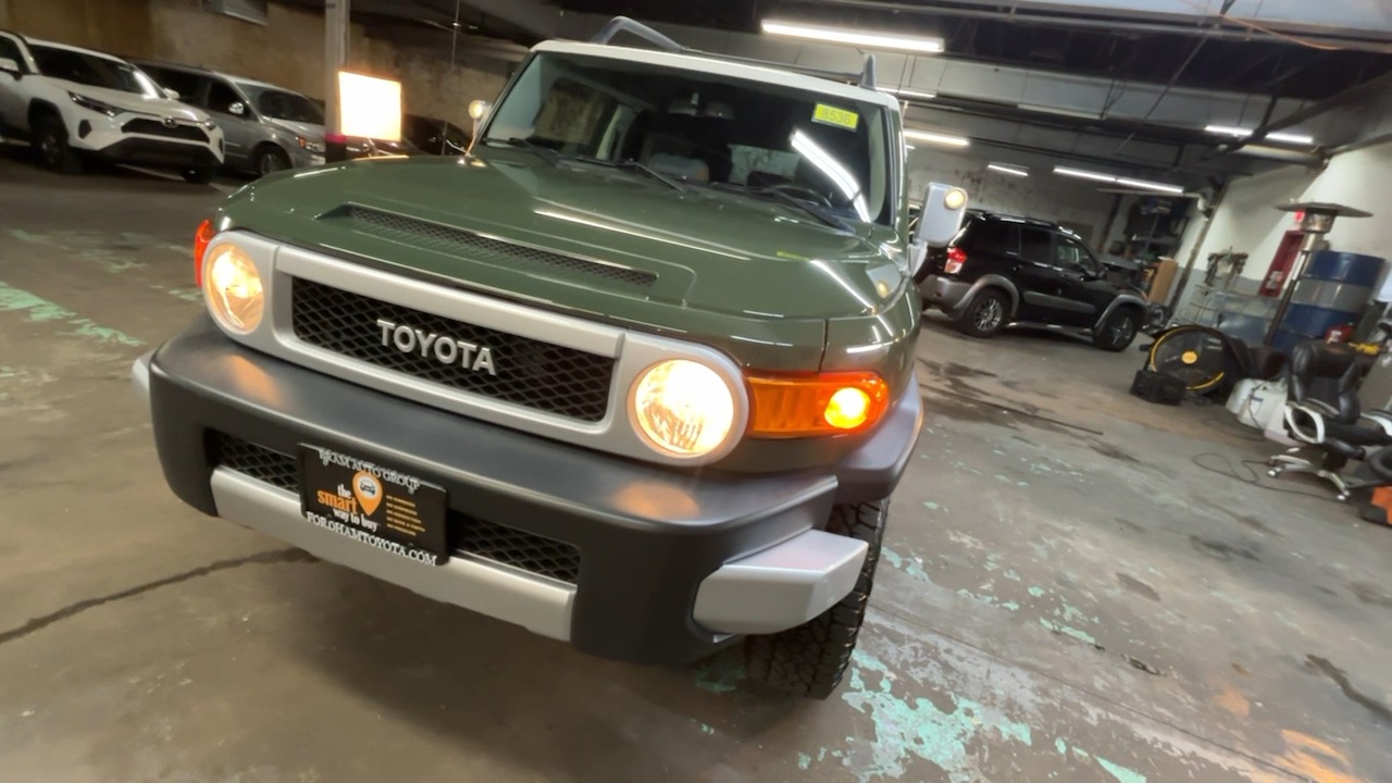 2013 Toyota FJ Cruiser Base 24